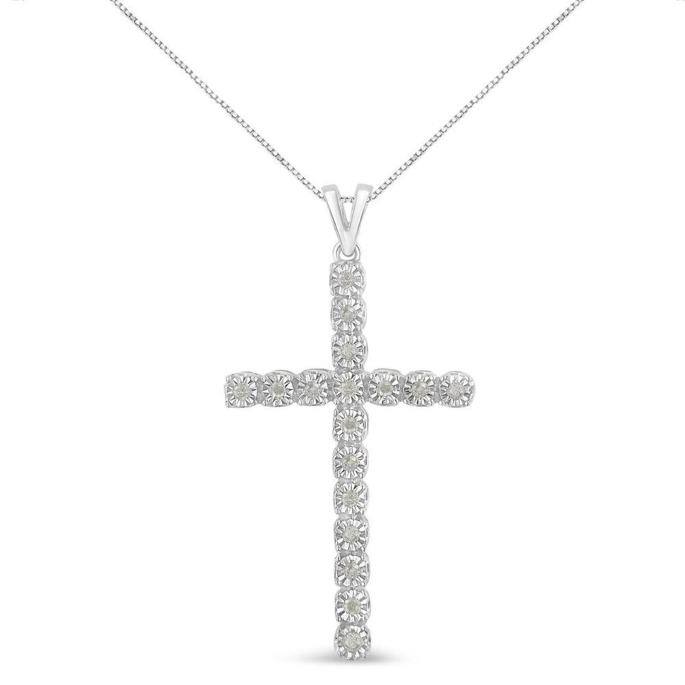 Haus of Brilliance .925 Sterlin
Silver 1/4 Cttw Diamond cross necklace